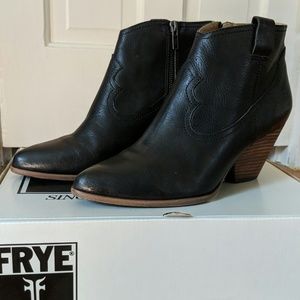 Frye Reina Bootie